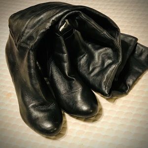 BLACK THIGH HIGH BOOTS